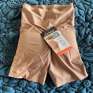 Shape wear with Butt pads